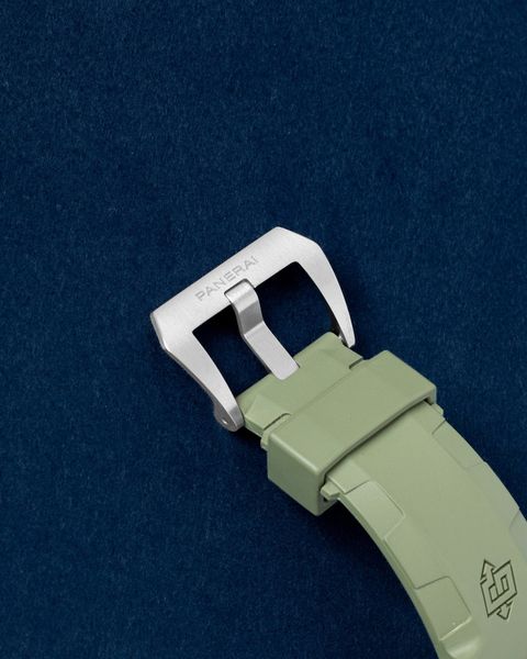 Panerai Submersible PAM01055